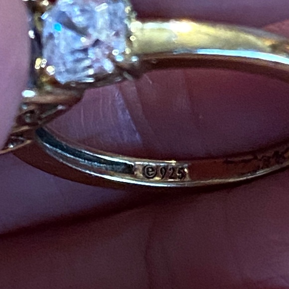 Gold plated sterling silver stamped 925 faceted stone ring - Picture 16 of 16